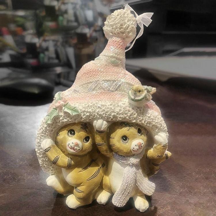 Ёлочная игрушка Два тигрёнка под шапкой дисконт Two Tigers Under Hat 13,5 cm discount