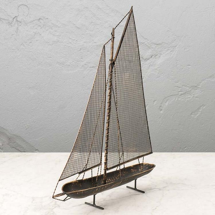 Статуэтка Лодка с сетчатыми парусами Boat With Mesh Sails