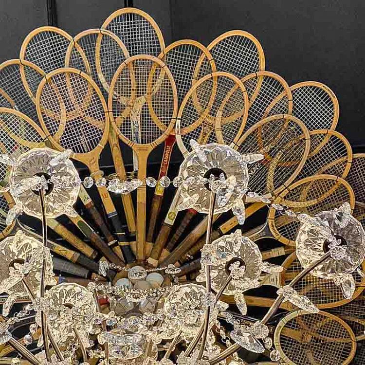 Винтажная инсталляция из 51 теннисной ракетки и 10 мячей, L Vintage Installation Of 51 Tennis Rackets And 10 Balls