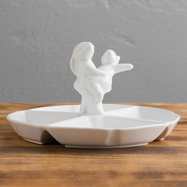 Serving Dish In The Rhythm Of Tango
