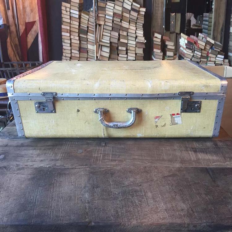 Винтажный фибровый чемодан Vintage Fiberglass Suitcase