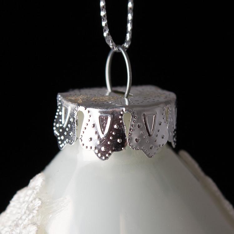 Набор из трёх ёлочных игрушек Белые шары с кружевом Set Of 3 Glass Lace And Pearl Crest Ball White 10 cm