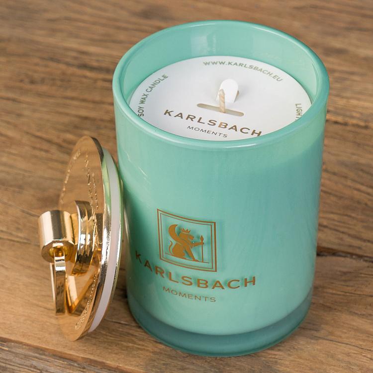 Арома-свеча в мятно-голубом стакане с золотой крышкой Огурец Aroma Candle In Mint Blue Glass With Gold Lid Cucumber