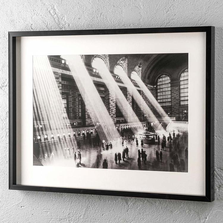 Grand Central Station, Black Box Frame