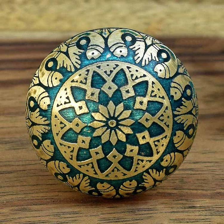 Мебельная ручка из латуни с травлением Рыбки, бирюзовая Fish Motif Etched Brass Knob Turquoise