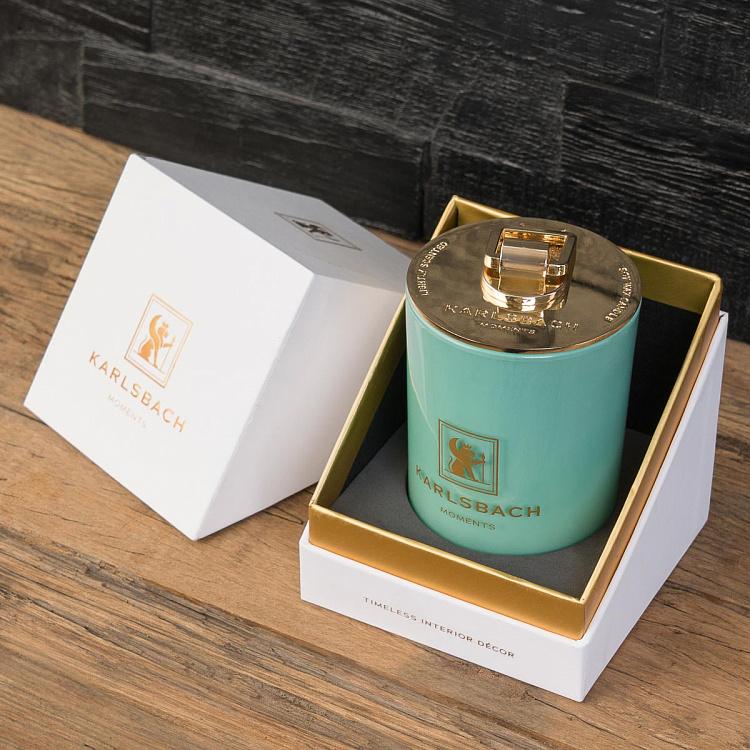 Арома-свеча в мятно-голубом стакане с золотой крышкой Огурец Aroma Candle In Mint Blue Glass With Gold Lid Cucumber