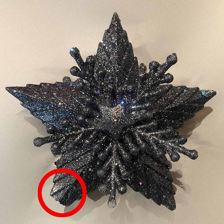 Набор из двух ёлочных игрушек Серебристо-серые снежинки 3D дисконт Set Of 2 3D Snowflakes Silver-Gray 12,5 cm discount