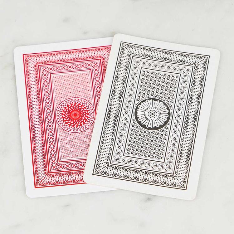 Набор из игральных карт, костей и Крестики-нолики в деревянной подставке Cards, Tic Tac Toe And Dices In Boat Box