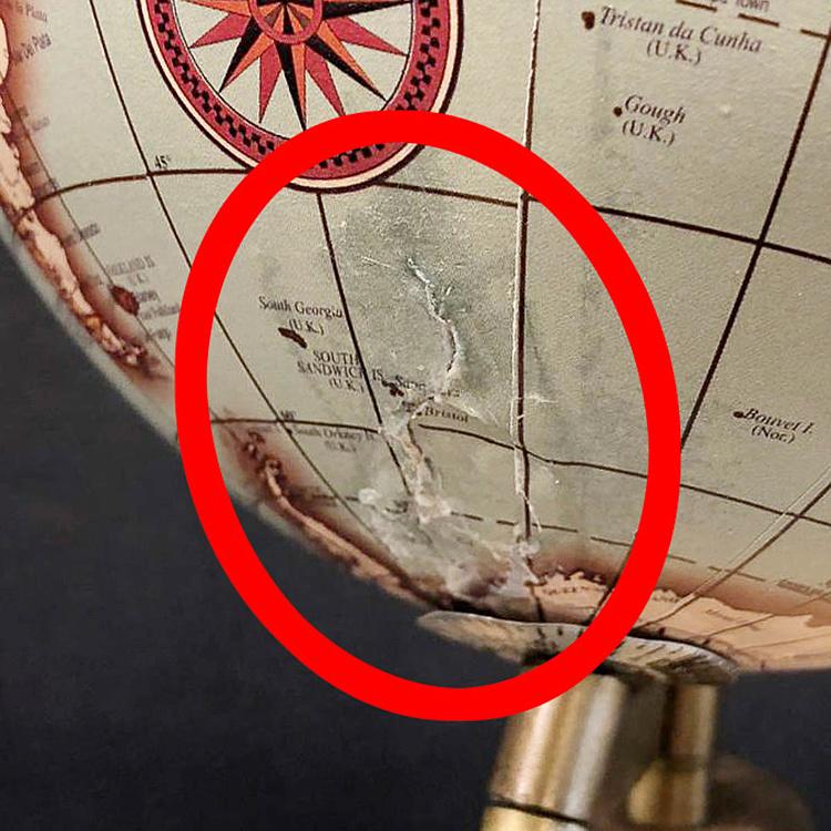 Винтажный зелёный глобус на деревянном основании дисконт3 Vintage Globe Green Gold On Natural Base discount3