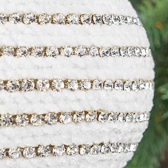 Ёлочная игрушка Rhinestones Striped Ball White 10 cm - ракурс 3