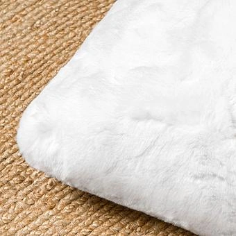 Декоративная подушка Alaska Square Cushion Medium искусственный мех Big Bear White - ракурс 5
