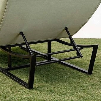 Садовый шезлонг-лежак Wave Lounger, Black акриловая ткань Almond - ракурс 8