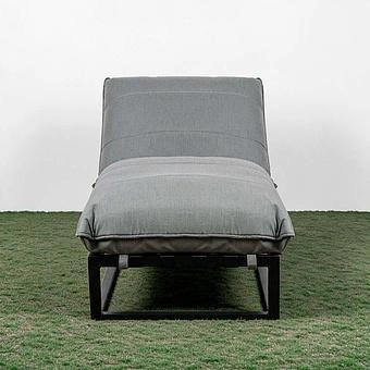 Садовый шезлонг-лежак Reef Lounger, Black акриловая ткань Light Stone - ракурс 2
