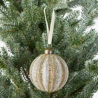 Ёлочная игрушка Striped Ball Creamy Beige 8 cm - ракурс 5