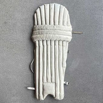 Винтажный щиток для крикета Vintage Cricket Pad 1 - ракурс 2