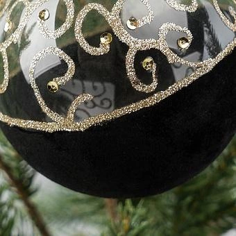 Ёлочная игрушка Transparent Half Asymmetric Black Ball With Gold Curls 8 cm - ракурс 4