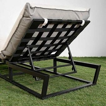 Садовый шезлонг-лежак Reef Lounger, Black акриловая ткань Light Stone - ракурс 8