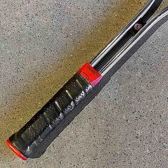 Винтажная теннисная ракетка и мяч Vintage Tennis Racket And Ball 20 - ракурс 4