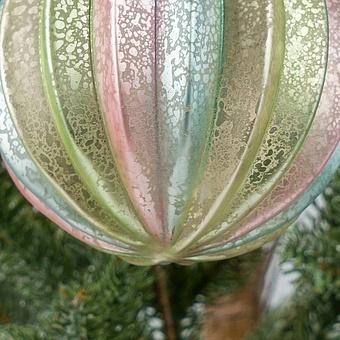 Ёлочная игрушка Strip Aged Ball In Pastel Colors 10 cm - ракурс 4