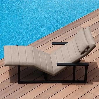 Садовый шезлонг-лежак Roxy Lounger, Black акриловая ткань Light Stone