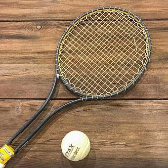 Винтажная теннисная ракетка и мяч Vintage Tennis Racket And Ball 1 - ракурс 2