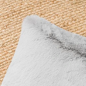 Декоративная подушка Alaska Square Cushion Medium искусственный мех Big Bear Grey - ракурс 3