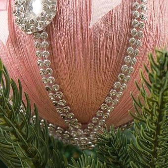 Ёлочная игрушка Silver Pattern And Bow Ball Light Pink 10 cm - ракурс 4