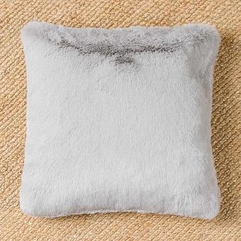 Декоративная подушка Alaska Square Cushion Medium искусственный мех Big Bear Grey - ракурс 2