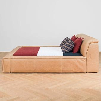 Двуспальная кровать-реклайнер Toro Motion Bed US King натуральная кожа Freehand Waxed Nutmeg - ракурс 3