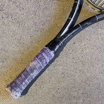 Винтажная теннисная ракетка и мяч Vintage Tennis Racket And Ball 19 - ракурс 3
