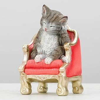 Статуэтка Cat On Armchair