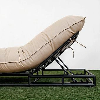 Садовый шезлонг-лежак Coral Lounger, Black акриловая ткань Heather Beige - ракурс 6