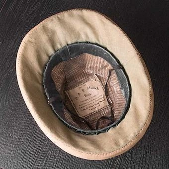 Винтажный головной убор Vintage Antique British Helmet From India - ракурс 7