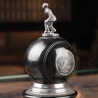 Винтажная спортивная награда Vintage Figurine - ракурс 3