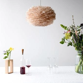 Подвесной светильник Eos Hanging Lamp With White Cord Medium перья Light Brown Feathers - ракурс 2