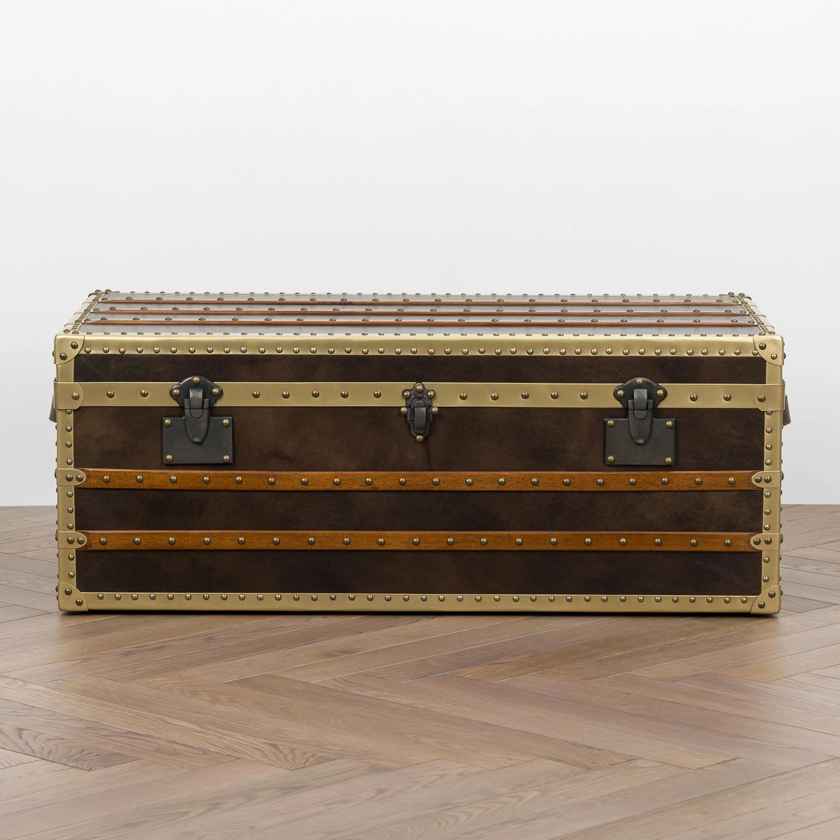 Журнальный стол-сундук Cargo Coffee Table RM натуральная кожа Antique Master - ракурс 3